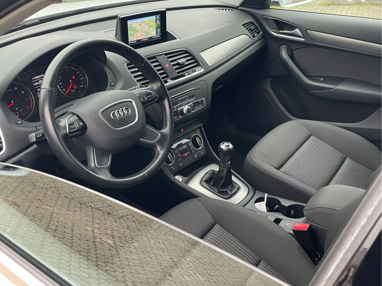 4810504  AUDI Q3 1.4 TFSI  Design  