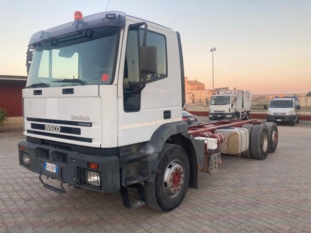 4994327  Camion ribaltabile IVECO