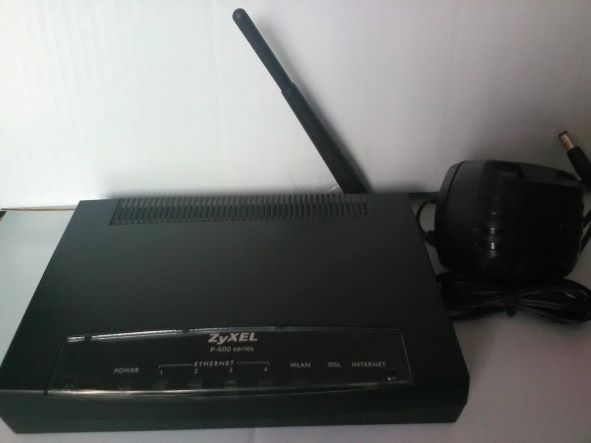 4849158 Modem Router Zyxel P-660HW-D1