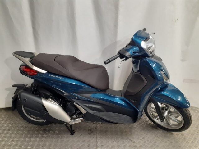 4811886  PIAGGIO Beverly 2021