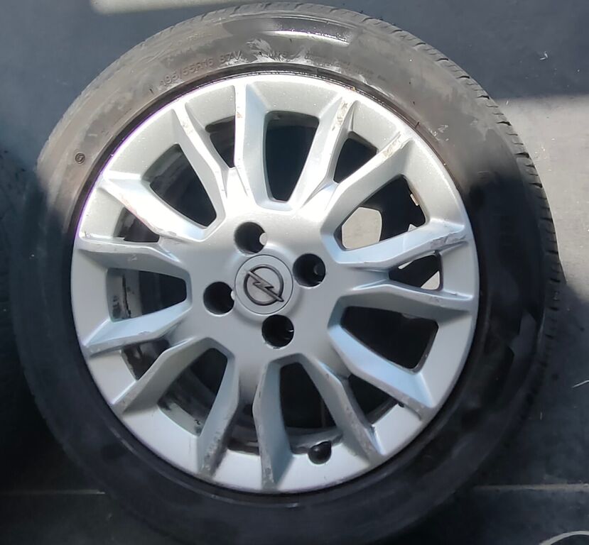 4992772  Pneumatici e Cerchi OPEL Corsa