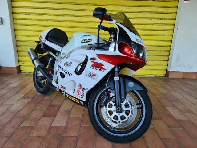 4957398  SUZUKI GSX R 600 COMPRESO P.P.